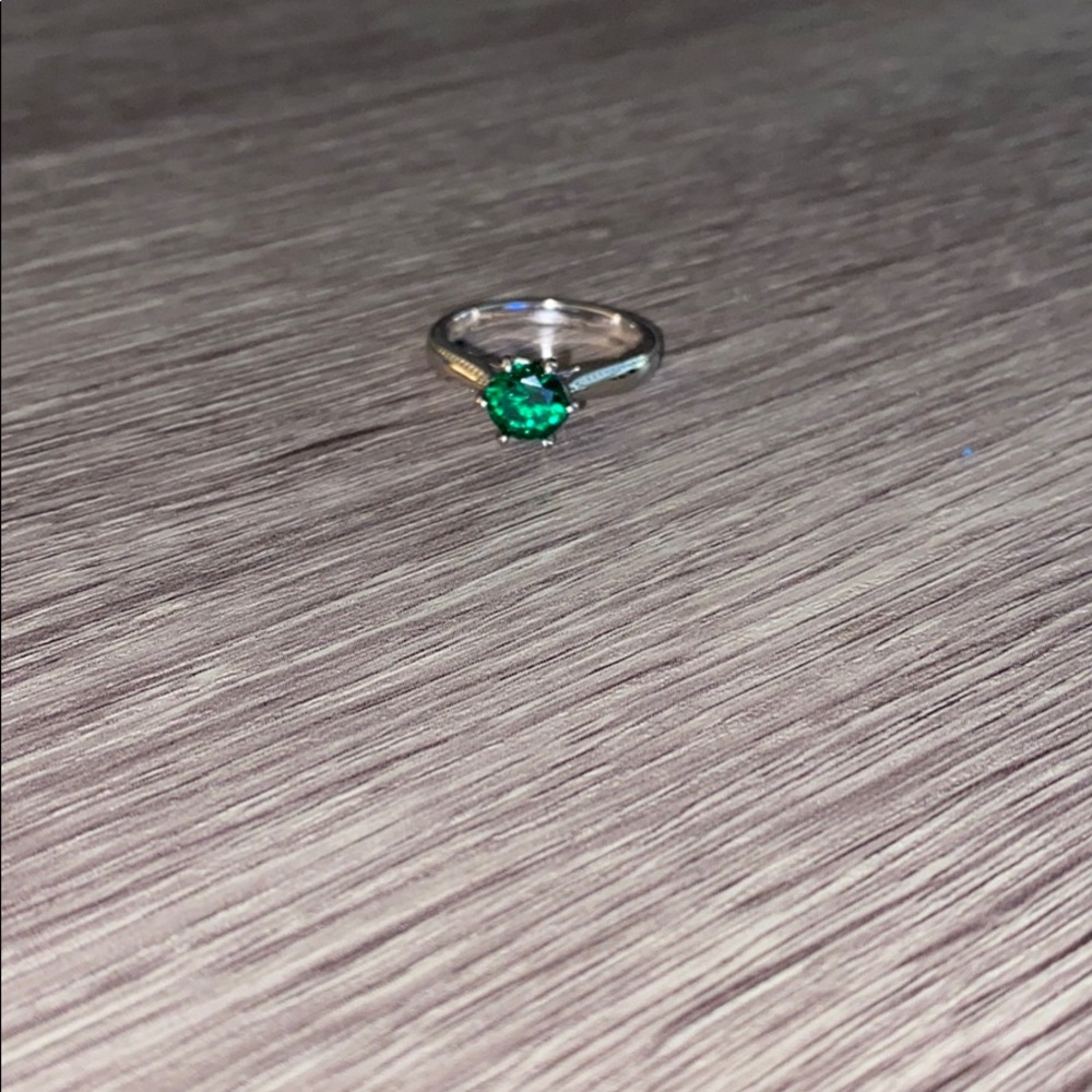 Emerald Green Solitaire Silver Ring - image 3